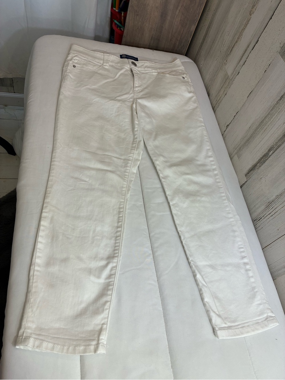 Democracy Straight Leg White Jeans Ab sol women’s Sz 10